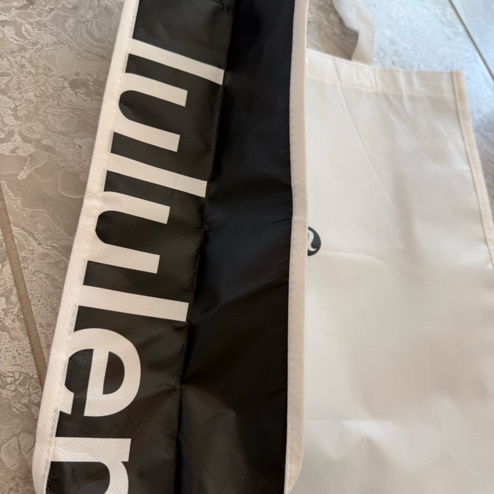 lululemon Large White and Black Tote Bag - Picture 9 of 10